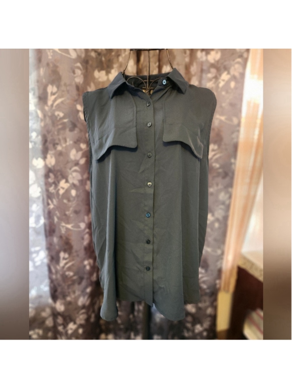 Worthington Women's Sleeveless Button Down Shirt Dark Gray